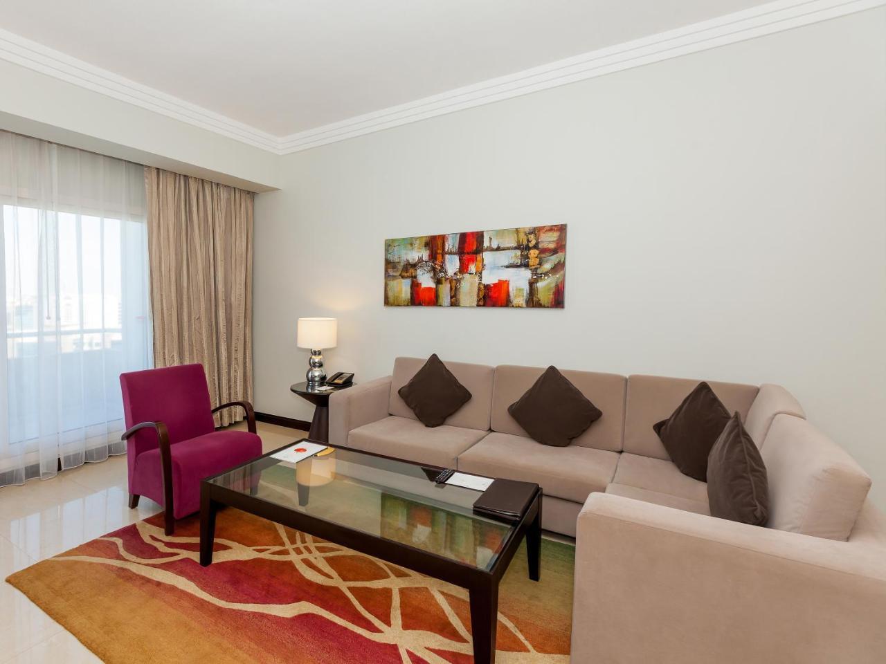 דובאי Flora Park Deluxe Hotel Apartments מראה חיצוני תמונה