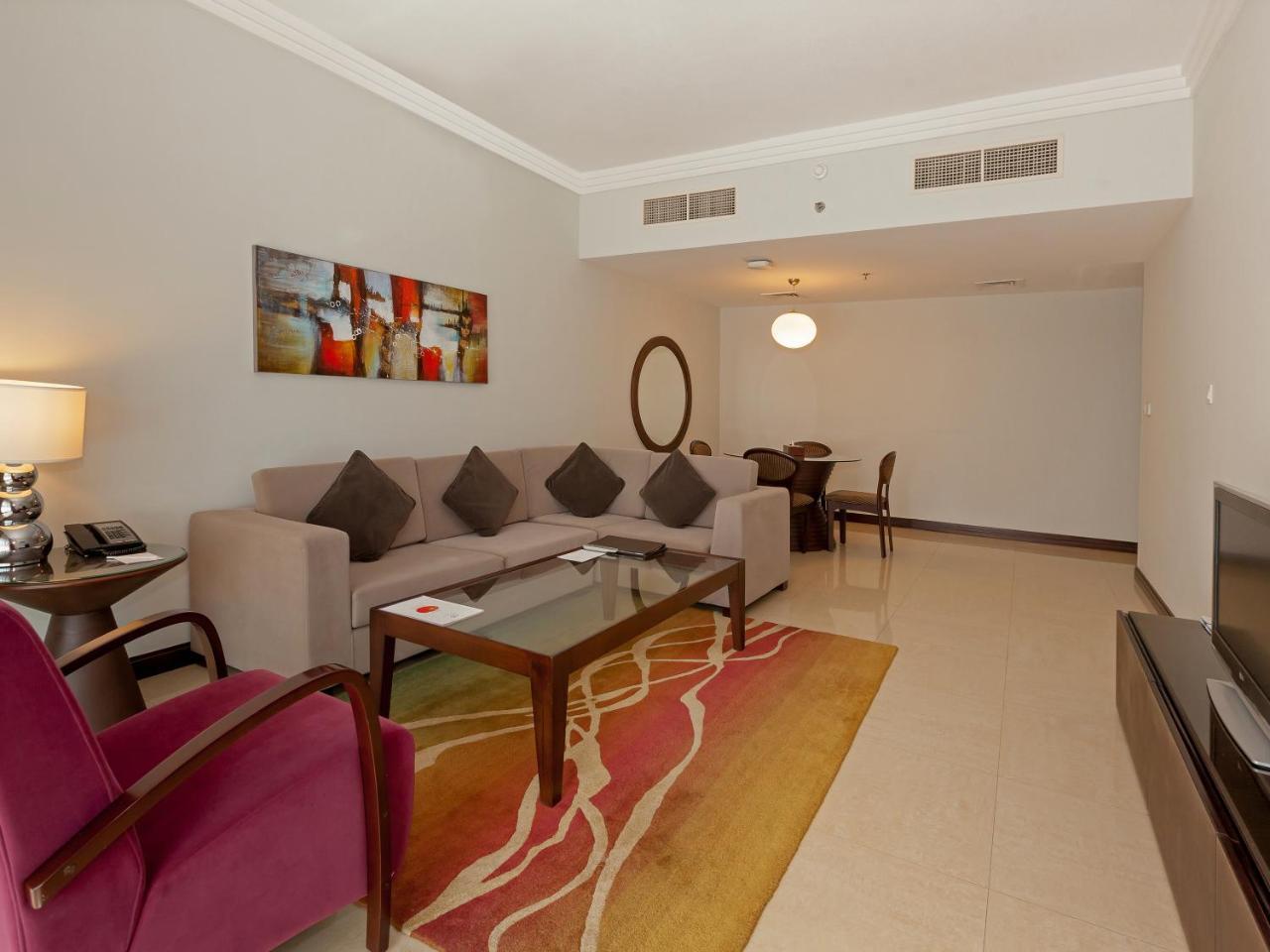 דובאי Flora Park Deluxe Hotel Apartments מראה חיצוני תמונה